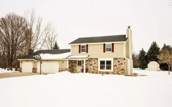 N71W27022 Meadow Wood Ln, Lisbon, WI 53089