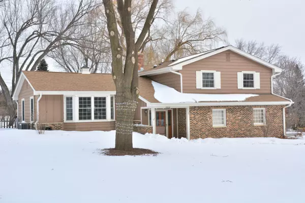 16650 Martha Dr, Brookfield, WI 53005