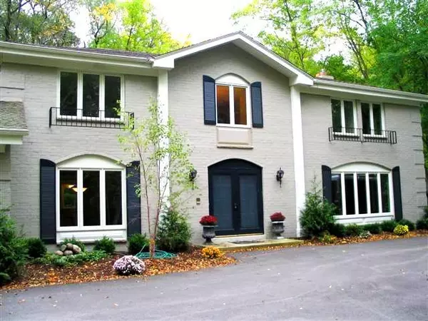 10928 N Lake Shore Dr, Mequon, WI 53092