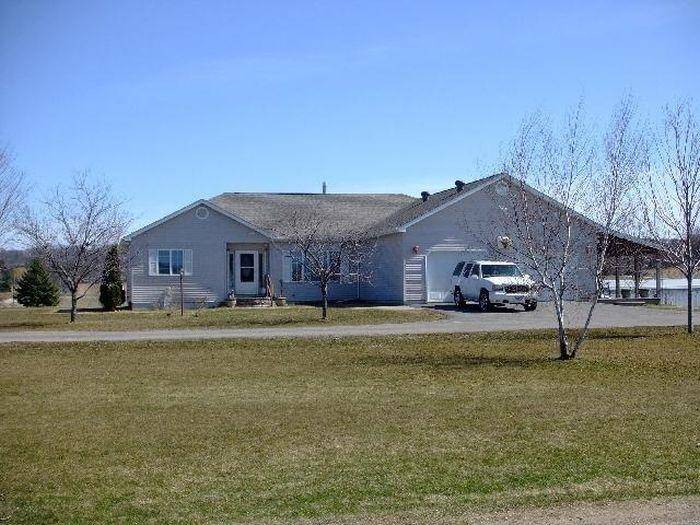 4671 HAMILTON AVE, Sparta, WI 54656