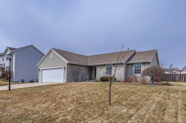 1716 Steeple Dr, East Troy, WI 53120