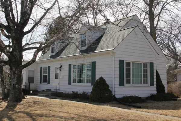 301 S High St, Port Washington, WI 53074