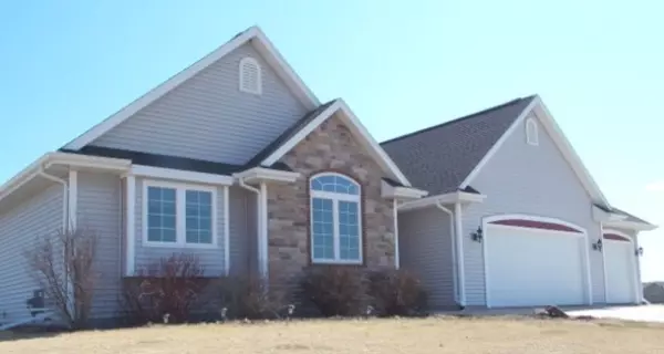 N6021 Hideaway Ct, Fond Du Lac, WI 54937