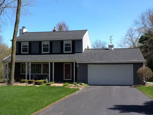 810 Grandview Dr, Elm Grove, WI 53122