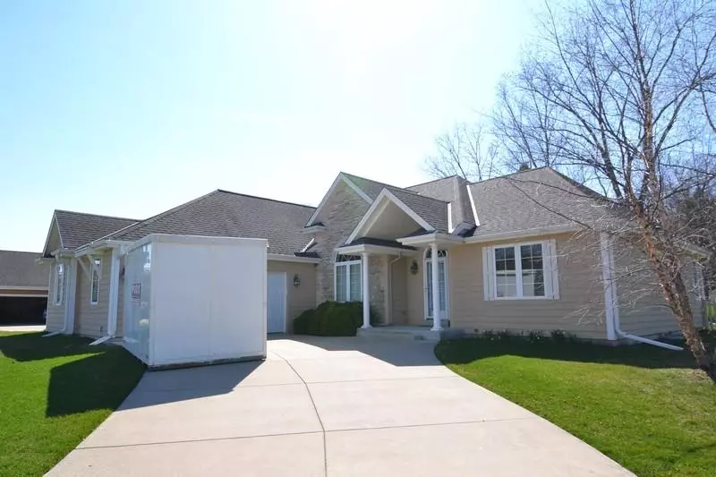 Delafield, WI 53018,109 Muir Valley Rd