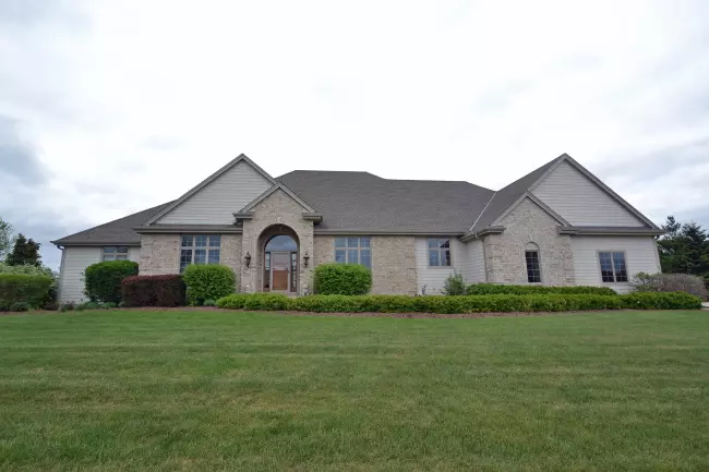 Summit, WI 53066,777 N Pine Meadow Ct