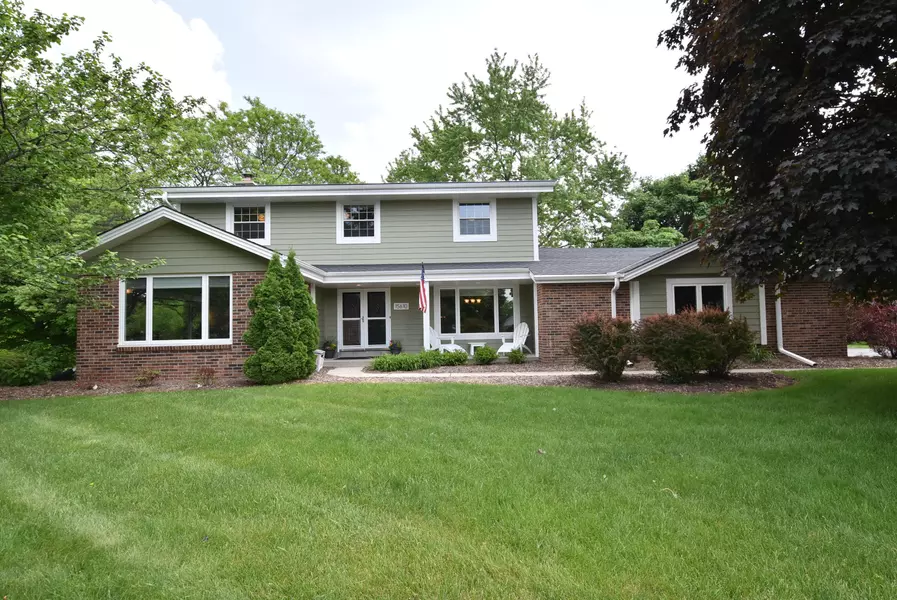 15610 Mark Dr, Brookfield, WI 53005