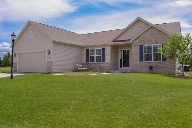 789 Still Pond Dr, Waterford, WI 53185