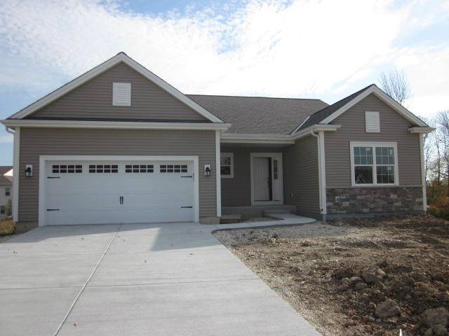 W206N16476 Marshland Dr, Jackson, WI 53037