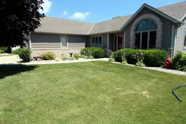 N59W24761 Quail Run Ln, Sussex, WI 53089