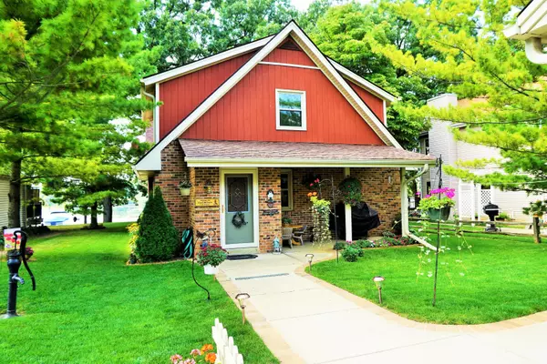 7926 E Long Lake Dr, Norway, WI 53185