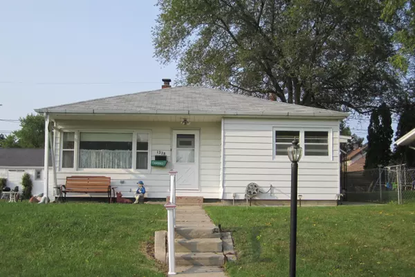 1228 Mackinac Ave, South Milwaukee, WI 53172