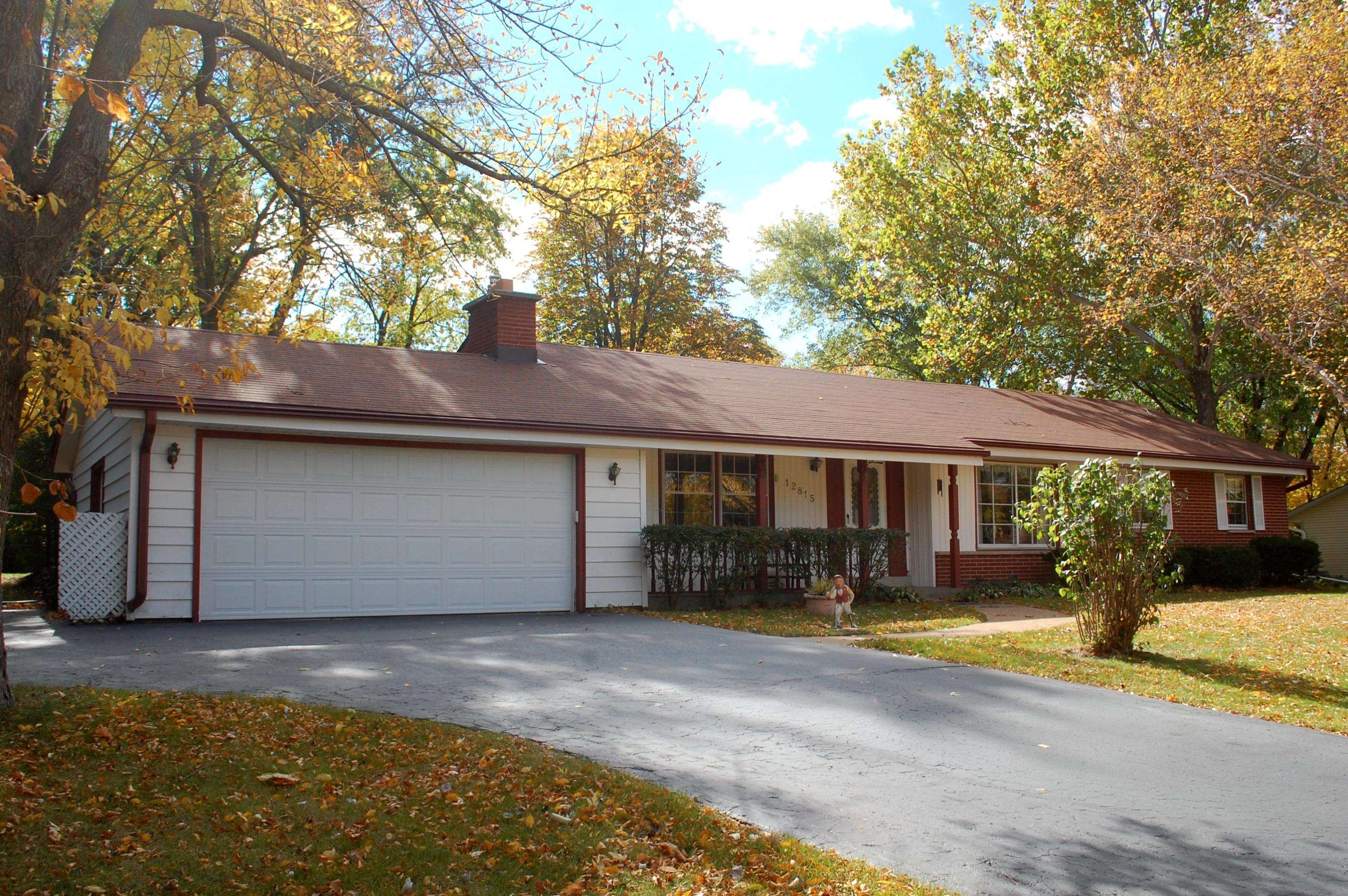 12815 W Cherrytree Ln, New Berlin, WI 53151