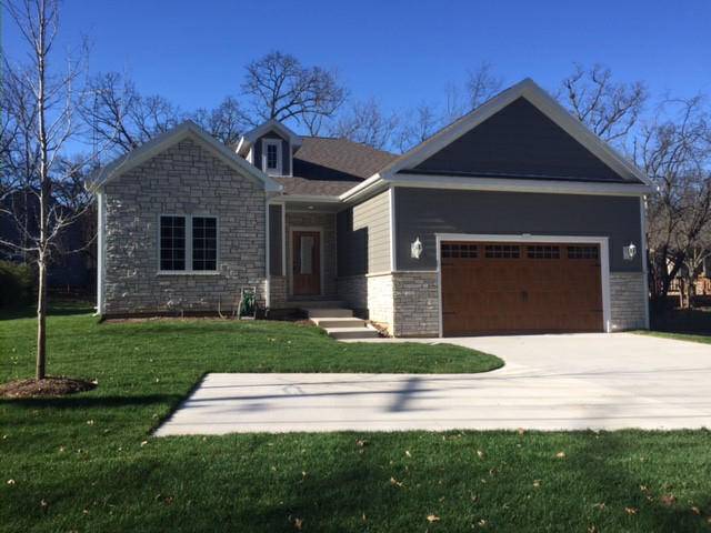 914 Shabbona Dr, Fontana, WI 53125