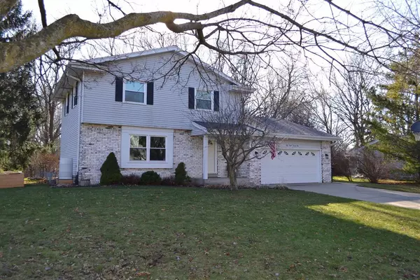 Franklin, WI 53132,5821 W Cascade DR