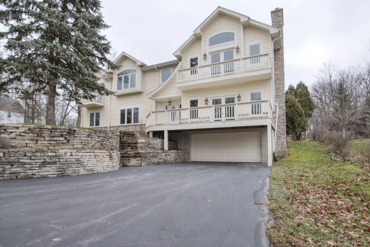 Lake Geneva, WI 53147,736 Pinetree Ln