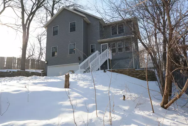 1975 N Oak Grove Rd, Summit, WI 53066