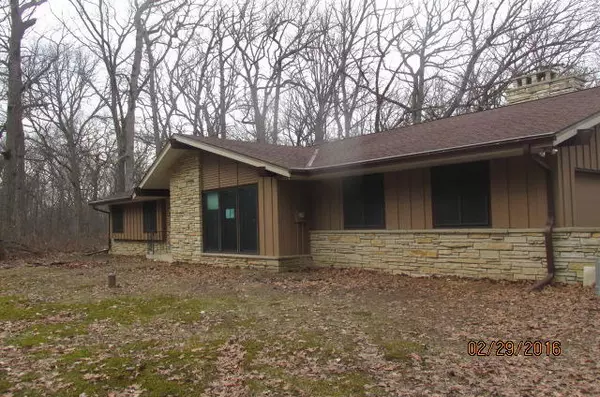 25510 Woodstead Rd, Norway, WI 53185