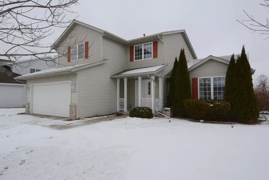 W201N16270 Ash DR, Jackson, WI 53037