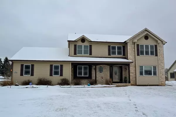 N62W12972 River Heights Rd, Menomonee Falls, WI 53051