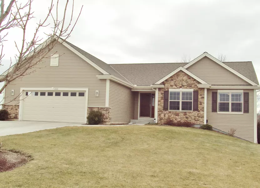 3144 Sherman Parc Cir, Jackson, WI 53037