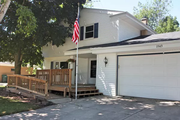 1943 16th Ave, Grafton, WI 53024