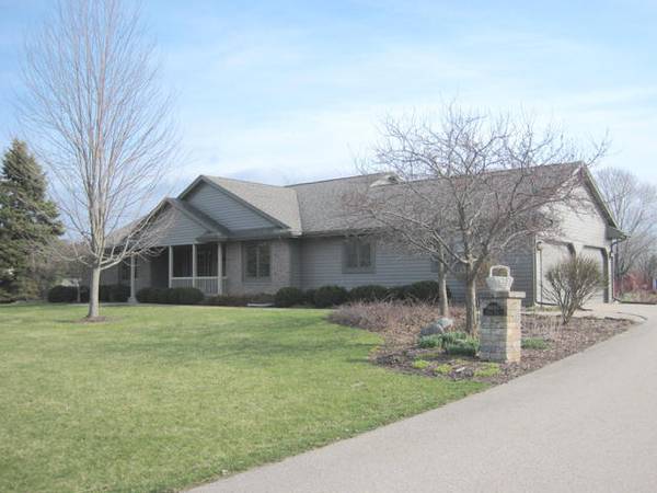 N6085 Spruce Dr, Lafayette, WI 53121