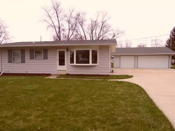 9740 S Austin St, Oak Creek, WI 53154