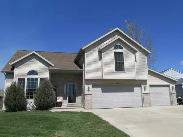 440 Oak Spring Dr, Lomira, WI 53048