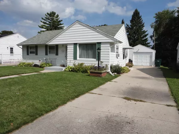 1110 5th Ave, Grafton, WI 53024
