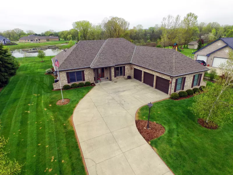 8589 S 68th St, Franklin, WI 53132