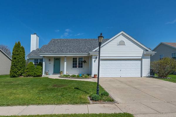 2576 S Sterling Cir, East Troy, WI 53120