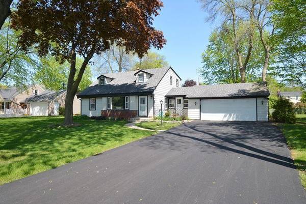 380 Lynnwood Ln, Brookfield, WI 53005