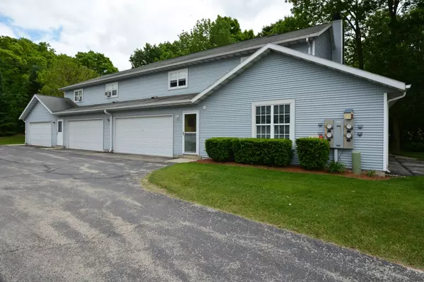 581 Slinger Rd Unit A-2, Slinger, WI 53086