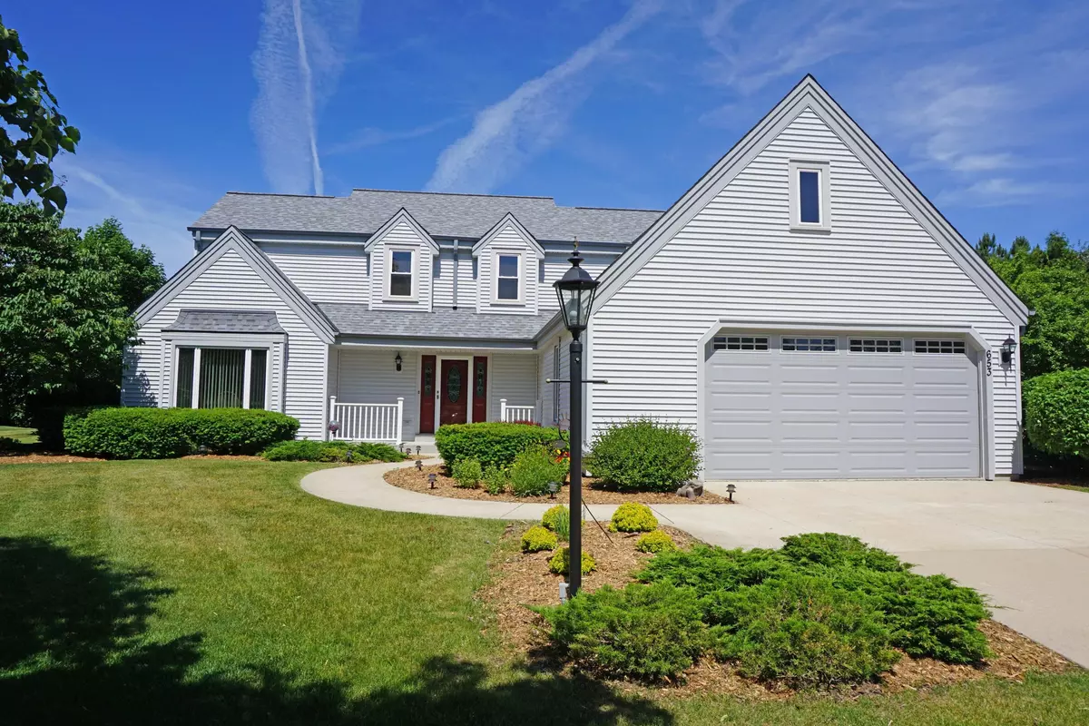 Hartland, WI 53029,653 Briarcliff CT