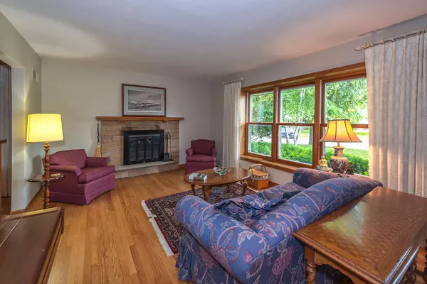 Wauwatosa, WI 53222,3159 Knoll Ter