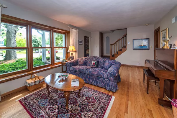 Wauwatosa, WI 53222,3159 Knoll Ter