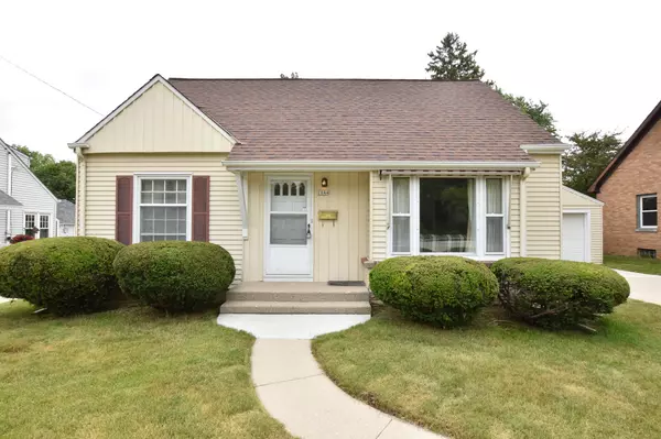 1044 7th Ave, Grafton, WI 53024