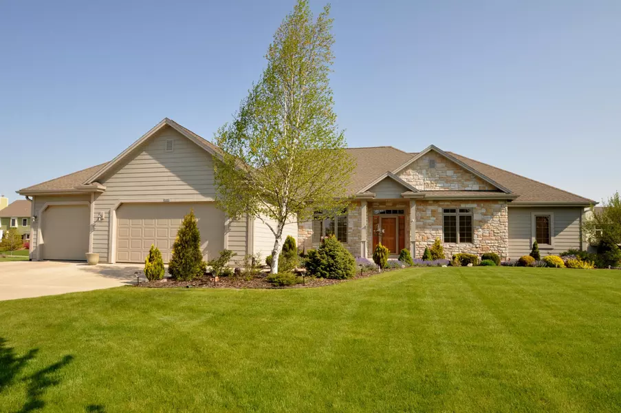 5282 W Princeton Dr, Franklin, WI 53132