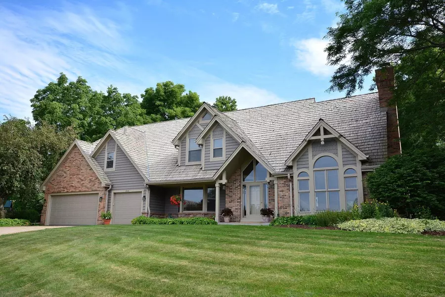 2610 Hackney CT, Brookfield, WI 53045