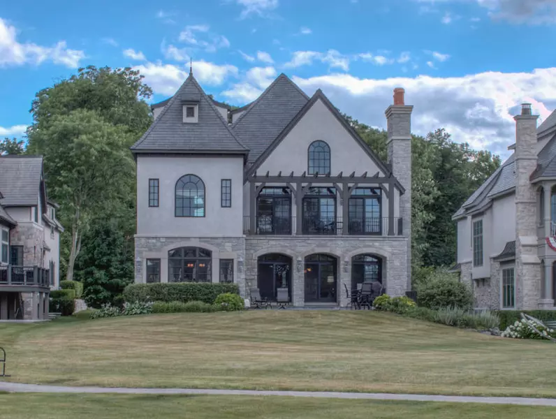 N1592 Lakeside Ln, Linn, WI 53147