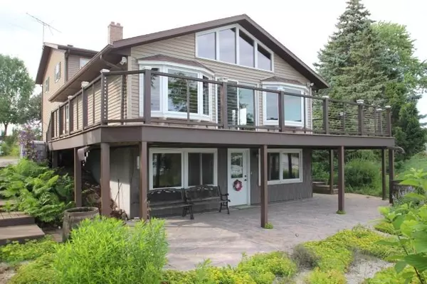 24215 E North Shore Dr, Rockland, WI 54230