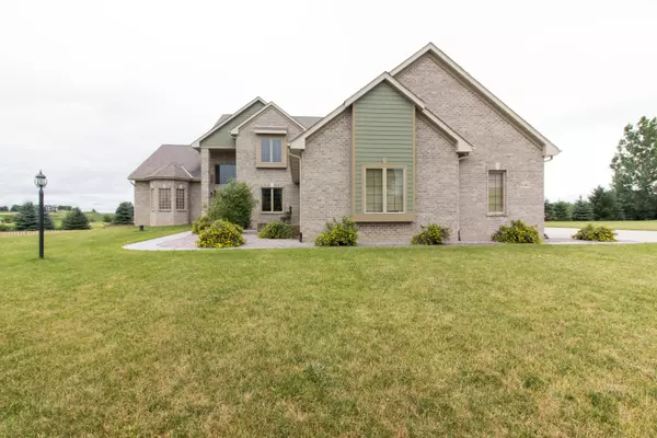 Slinger, WI 53086,640 Hunters Crossing Ct