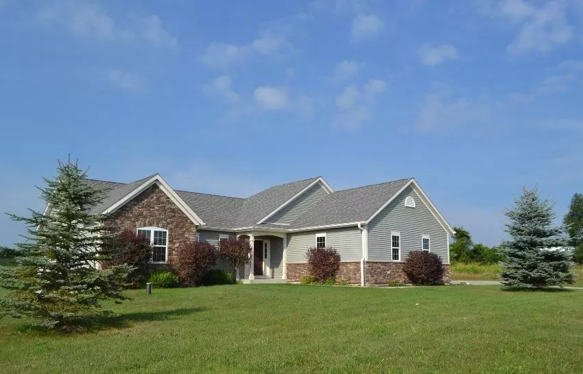 N1467 Meadow Ridge Ln, Linn, WI 53147