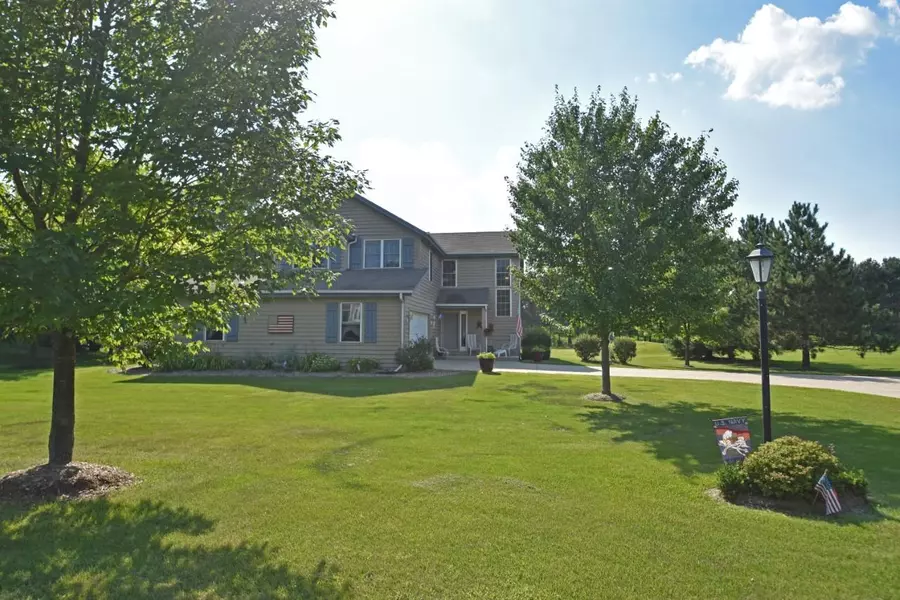 W362S2285 Lisa Ln, Ottawa, WI 53118