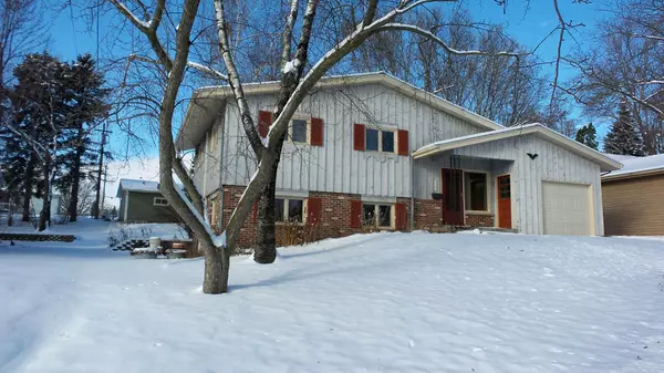 121 Highland Ave, Sheboygan Falls, WI 53085