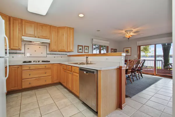 Twin Lakes, WI 53181,3008 Lakeshore Way