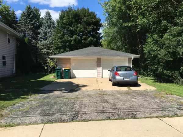 Slinger, WI 53086,230 Hartford Rd Unit 232