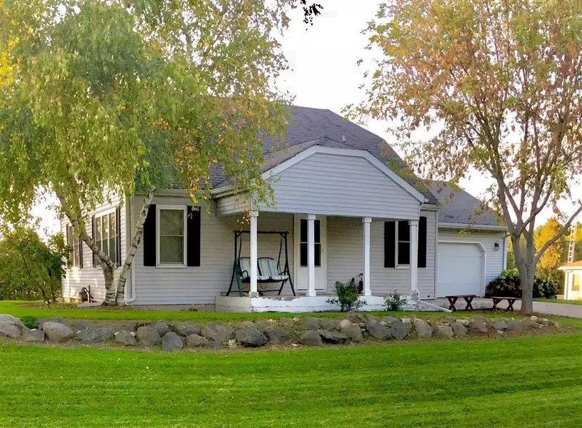 N5643 Rockridge Cir, Aztalan, WI 53038