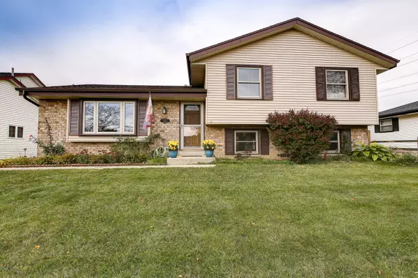 6161 S Delaware Ave, Cudahy, WI 53110